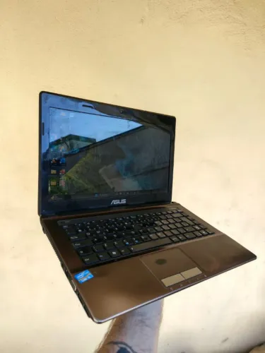 Notebook ASUS K43E i5, 8GB RAM, SSD 120GB e bateria nova! (Só Venda)