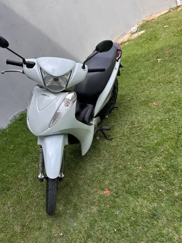 Oportunidade!!  Vendo Honda Biz conservada toda revisada