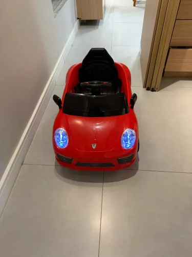 Carro elétrico infantil