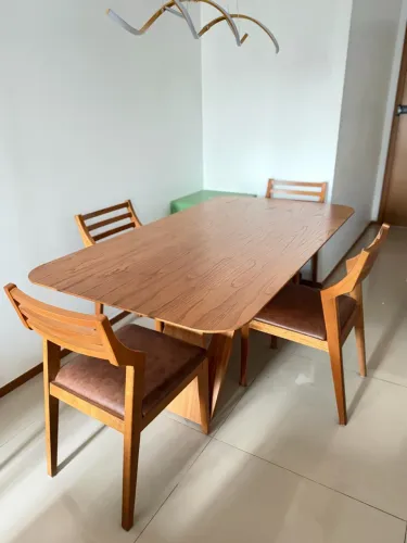 MESA DE JANTAR 4 CADEIRAS