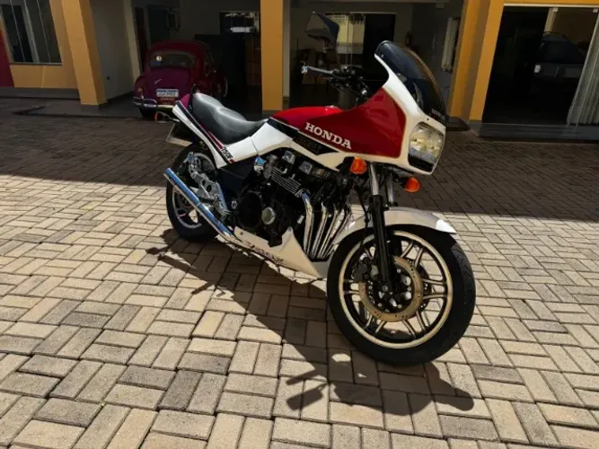 Honda CBX 750 Four - 7 Galo - Hollywood Placa Preta