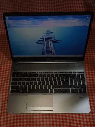 Notebook HP 250 G8 8GB RAM 256SSD Windows 11 Pro