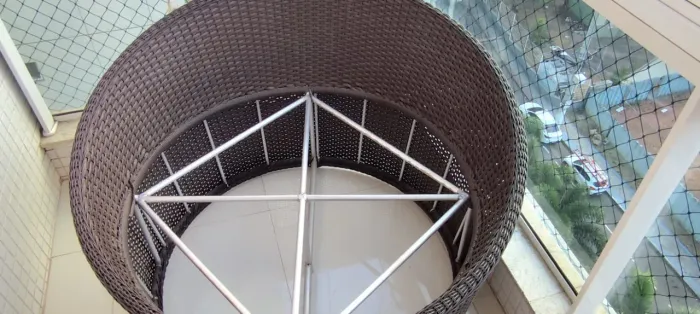 Poltrona redonda em fibra