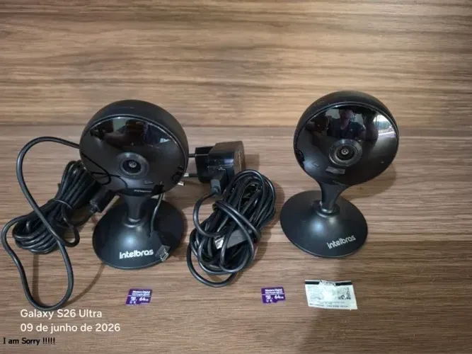 2 Câmeras Inteligente iM3 C Black Intelbras C/ 1 cartão de 64 GB cada uma