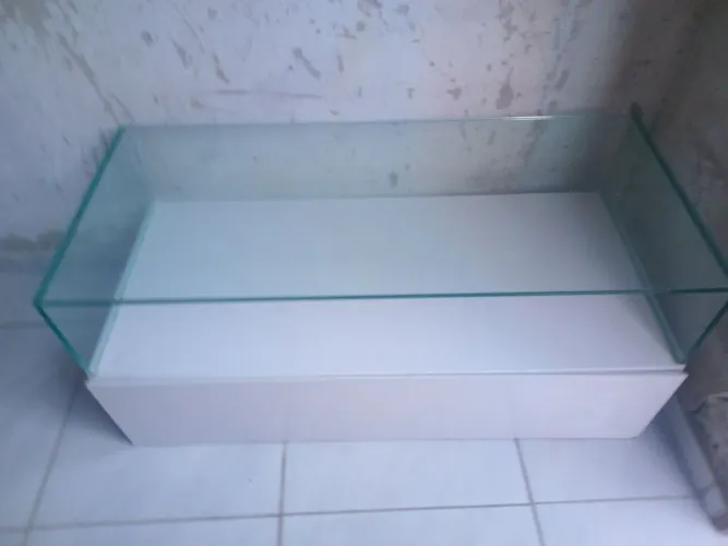 Criado mudo ou centro de mesa 
