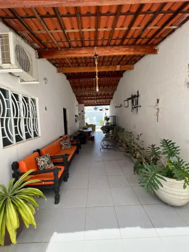 Casa Ampla à venda em Juazeiro-BA - 3 Suítes, Piscina, Espaço Gourmet e Garagem