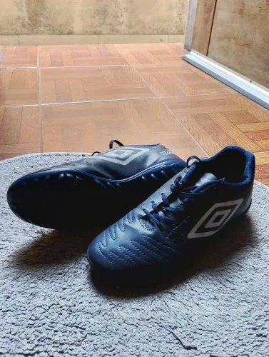 Chuteira Society Umbro Azul