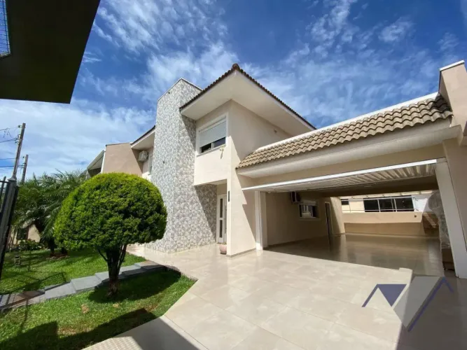 Sobrado com 4 dormitórios para alugar, 323 m² por R$ 10.050,00/mês - Maria Luiza - Cascave