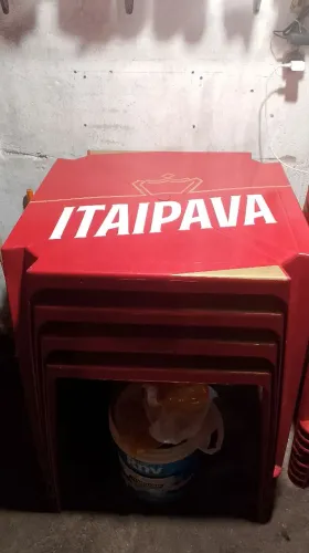 Mesa e cadeiras / Bastante conservada!