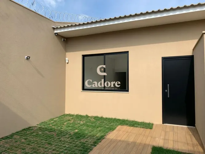 Casa nova no Santa Rosa, 2Q com suíte, área externa e alto padrão