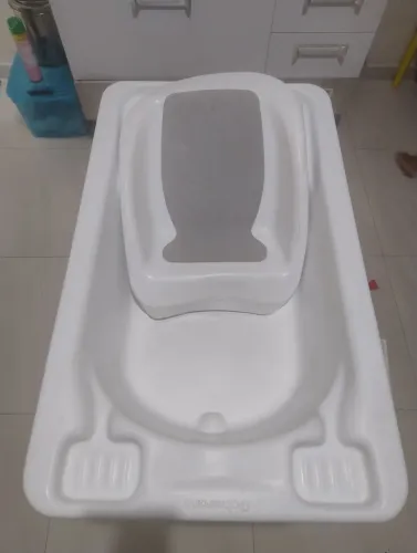 Banheira Burigotto com suporte semi nova