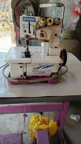 Máquina de costura Galoneira