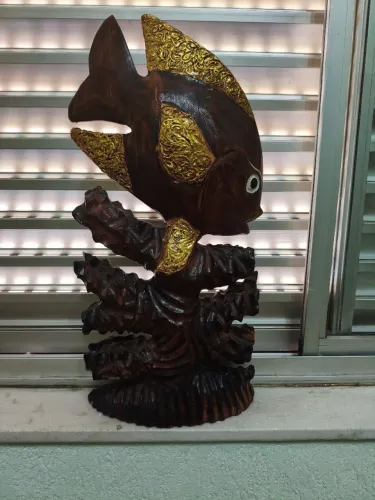 Peixe decorativo em madeira entalhada - grande (50-60 cm), estilo tailandês
