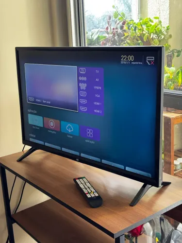 TV Smart HQ 32? LED - Wi-Fi, Apps e Controle Remoto