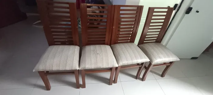 Cadeiras 100% MDF em ótimo estado