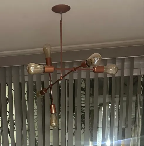 Luminária com 6 lâmpadas
