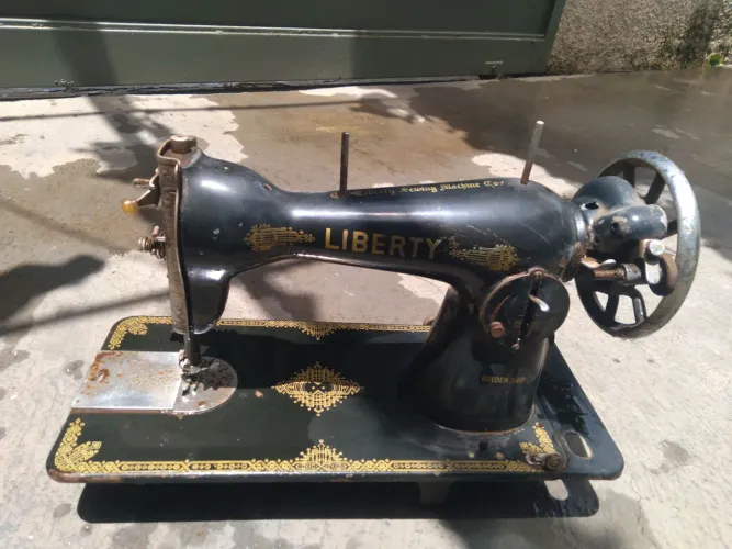 Maquina de Costura (antiga)