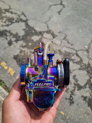 Vendo roda traseira da cbx strada 200cc e um carburador