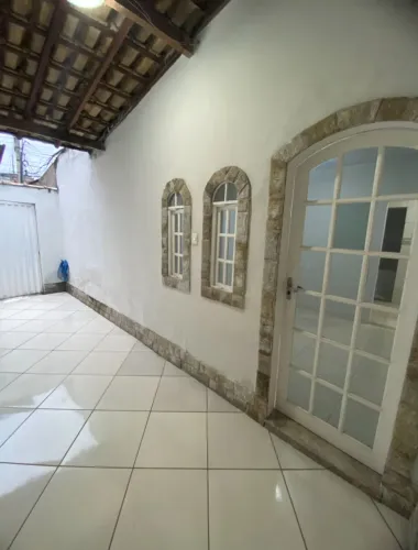 ALUGO CASA ÁGUA LIMPA