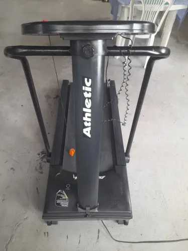 Esteira Athletc Advanced 2 toda zera. Funciona e para
