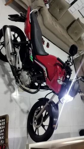 FAN 150 2015 vermelha