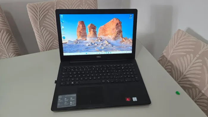 Notebook Dell Inspiron 24GB I7 LEIA