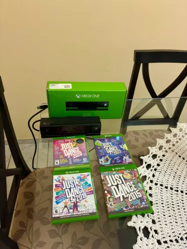 Kinect Xbox One + Jogos Just Dance (2015, 2019, 2020 Lacrado e 2022)