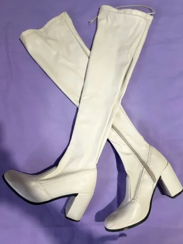 Bota Branca cano alto