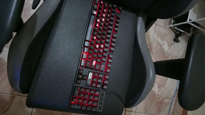 Teclado mecânico gamer usado