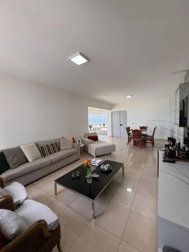 APARTAMENTO 03 QUARTOS SENDO 01 SUÍTE 150m²