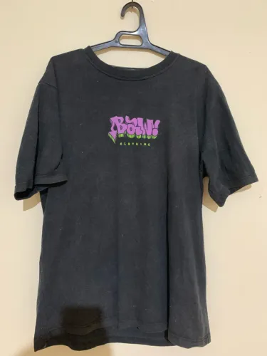 Camiseta BAW Clothing Preta Logo Graffiti Roxo e Verde - P