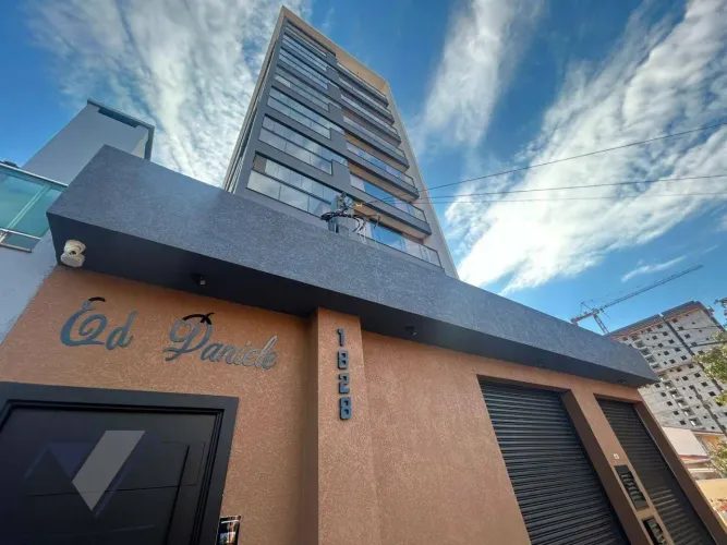 Apartamento com 3 dormitórios para alugar, 130 m² por R$ 6.000,00/mês - Centro - Cascavel/