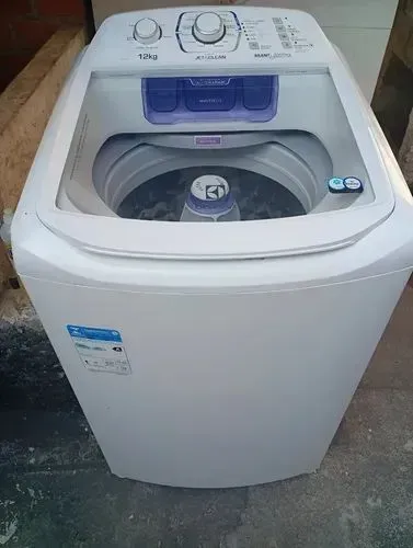 Máquina Eletrolux 12 kg semi nova funcionando perfeitamente 