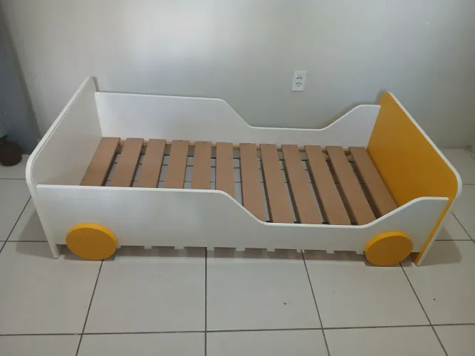 Cama infantil carrinho tok stok 