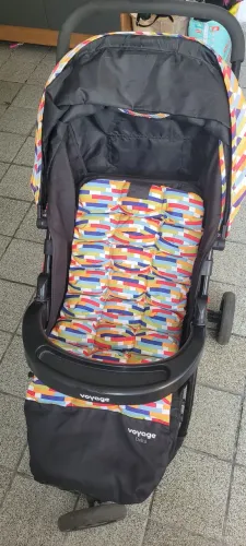 Carrinho de bebê da marca Voyage 