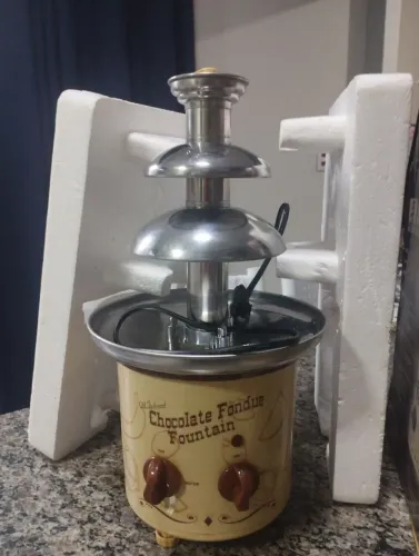 VENDO FONTE DE CHOCOLATE