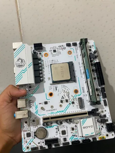 Peças de monitor placa mãe novo pra vende logo tem conversar tudo mil duzentos