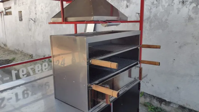 Vendo carrinho pra espetinho,podendo ser adaptado para pastel,hot dog,lanches e muito mais