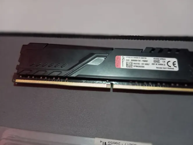 MEMÓRIA RAM DDR4 DE 4GB DE 2666 DE FREQUÊNCIA