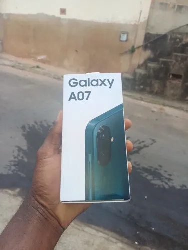 Celular novo 1ano de garantia