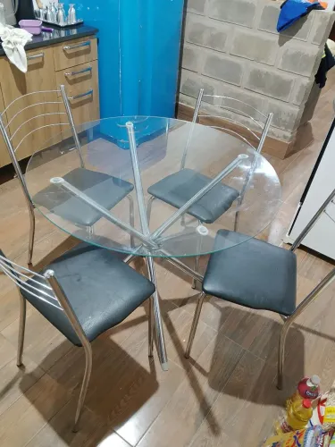 Mesa de vidro com 4 cadeiras em Luziânia 