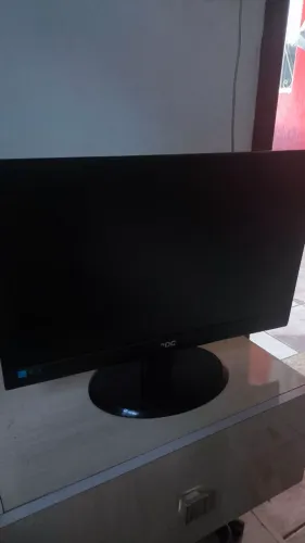 Monitor AOC 18' HD (1366x768)