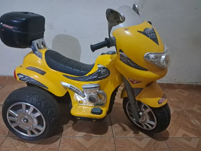 Moto elétrica infantil biemme