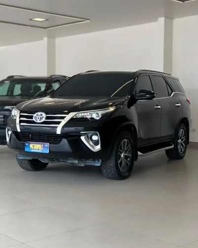 Toyota Hilux SW4 SRX 4X4 2.8 TDI 16V Dies. Aut. 2019