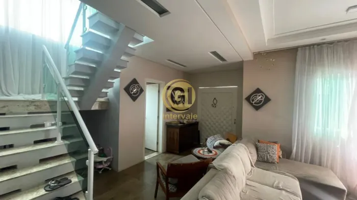 Sobrado de Alto Padrão à Venda no Villa Branca | 3 Quartos | Suíte Master com Closet | 3 V