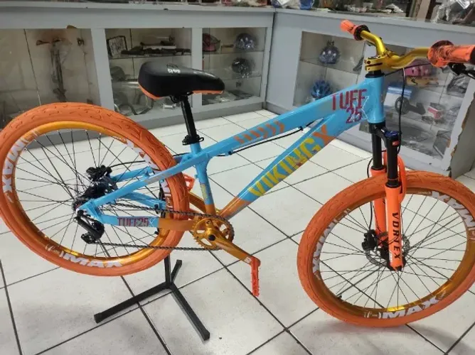 Bicicleta Viking X Tuff 25 totalmente personalizada freios a disco hidráulicos / single.