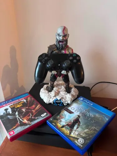 PlayStation 4 Slim 1TB + 1 Controle Original DualShock 4 + 2 Jogos (Infamous e AC Odyssey)