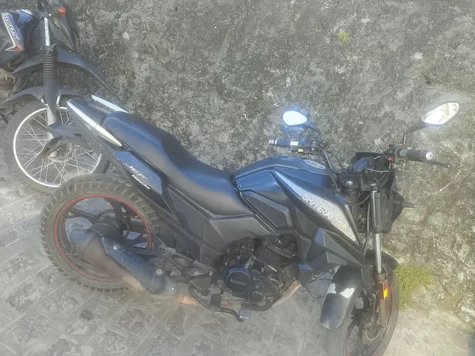 Moto toda rodando perfectamente subidas zap *52