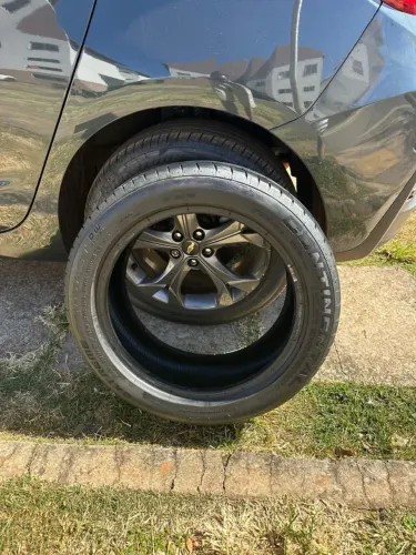 Pneu continental 215/50 Zr17 <br>Praticamente novo