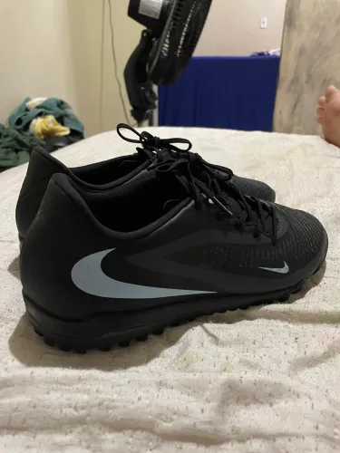 Chuteira Society Nike Phantom 6 Academy - Preto+Azul N41
